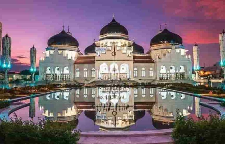 Masjid Al Mukarromah: Tempat Beristirahat Nyaman bagi Pemudik di Cilacap